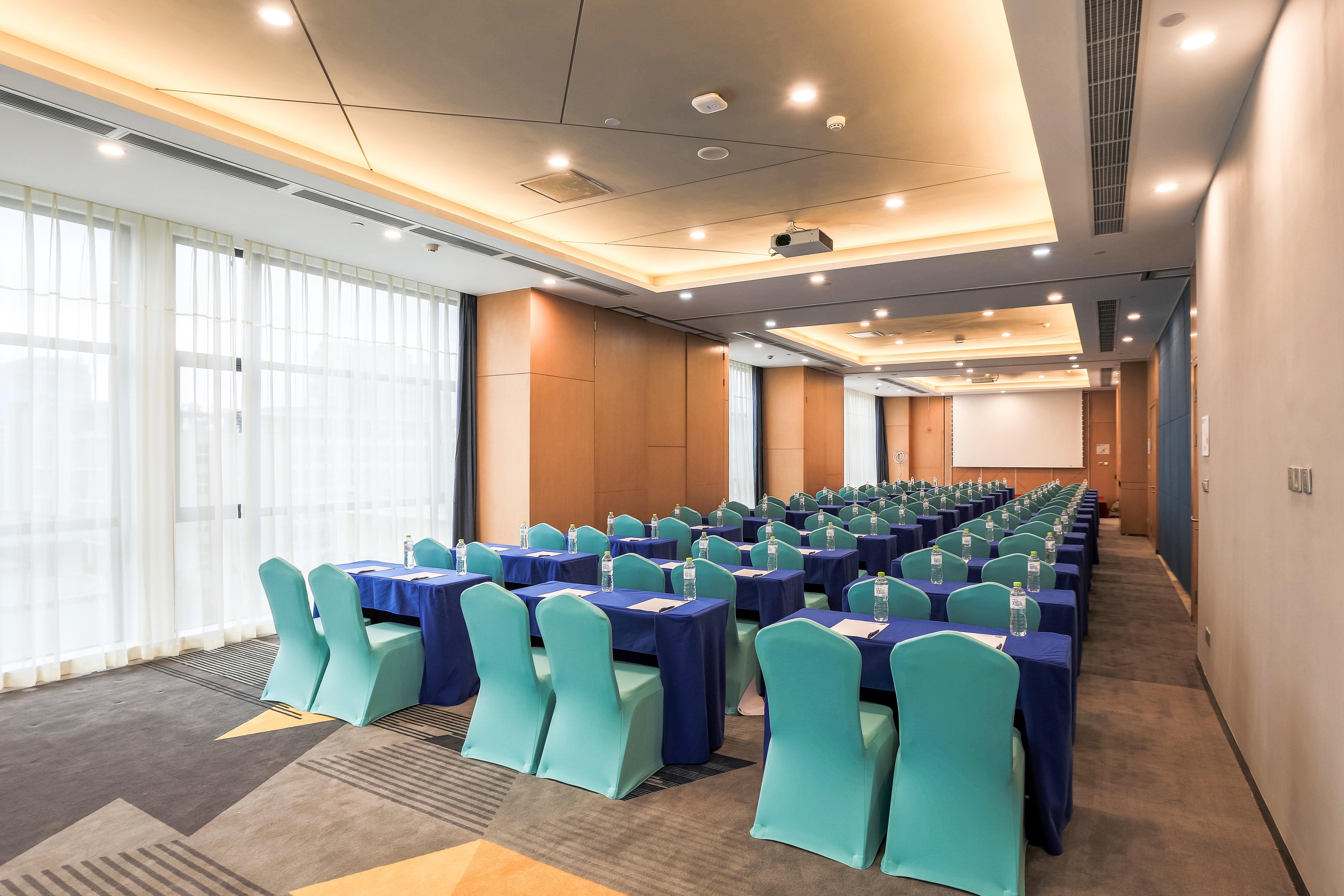 Отель Hyatt House Chengdu Pebble Walk Экстерьер фото