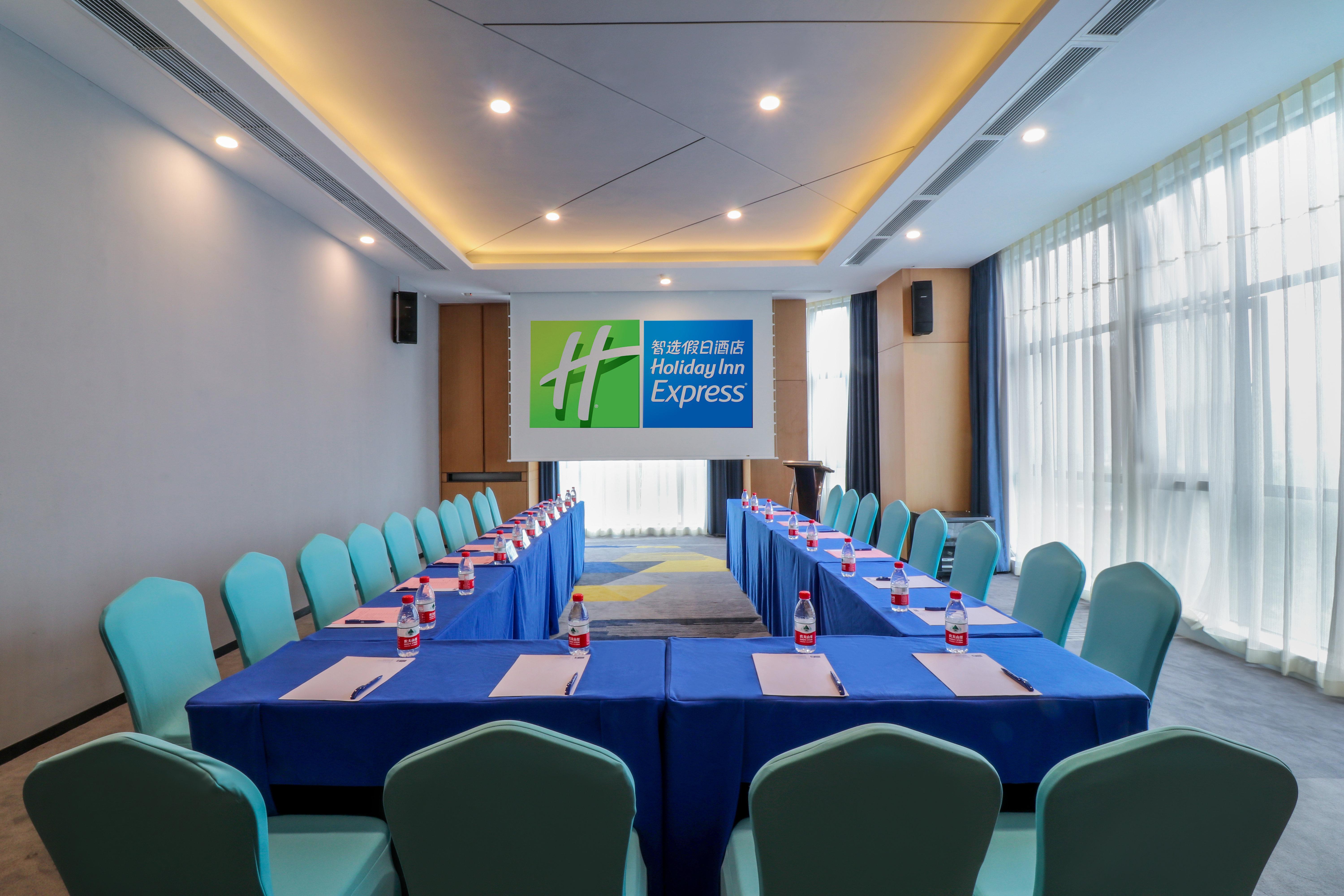 Отель Hyatt House Chengdu Pebble Walk Экстерьер фото