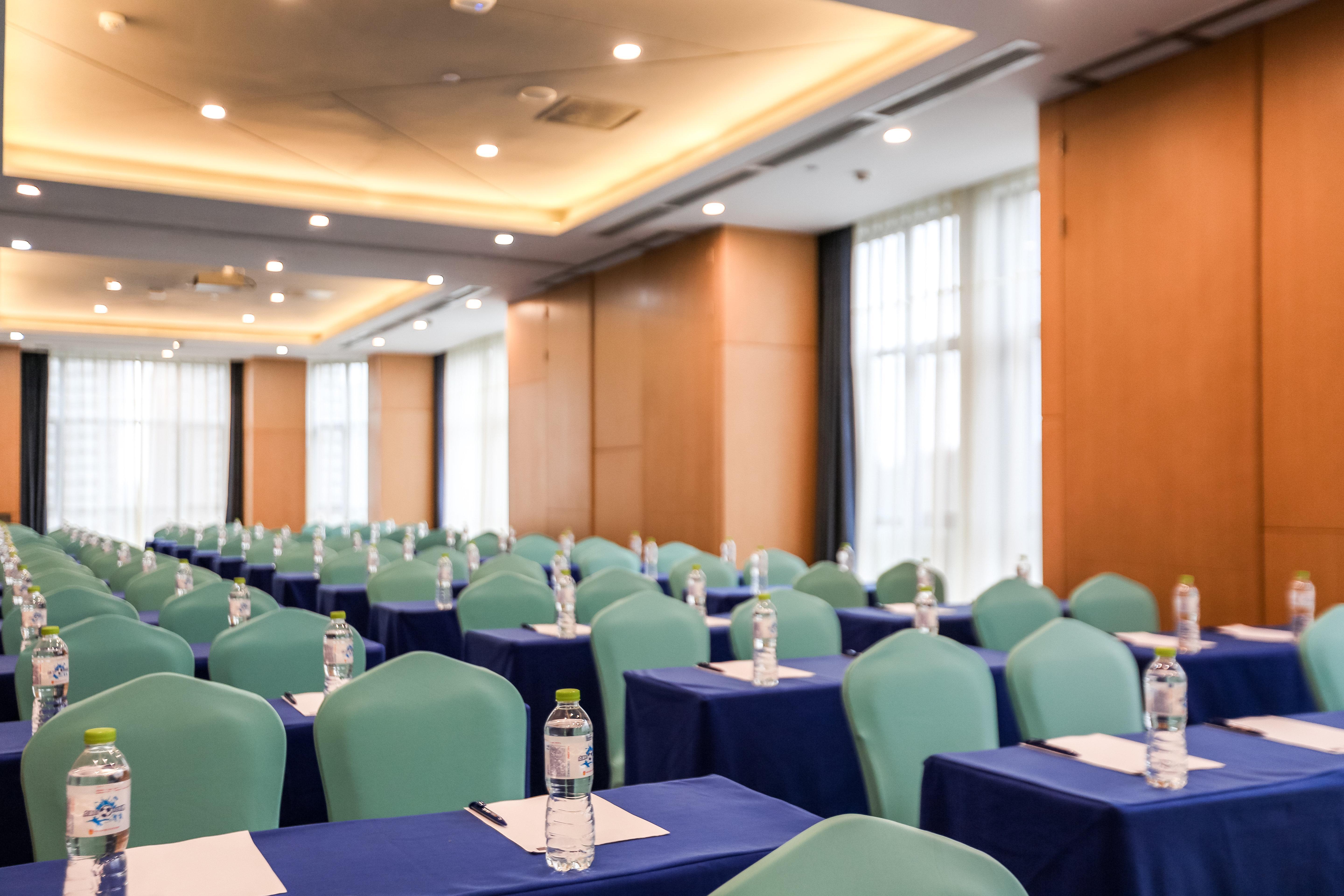 Отель Hyatt House Chengdu Pebble Walk Экстерьер фото