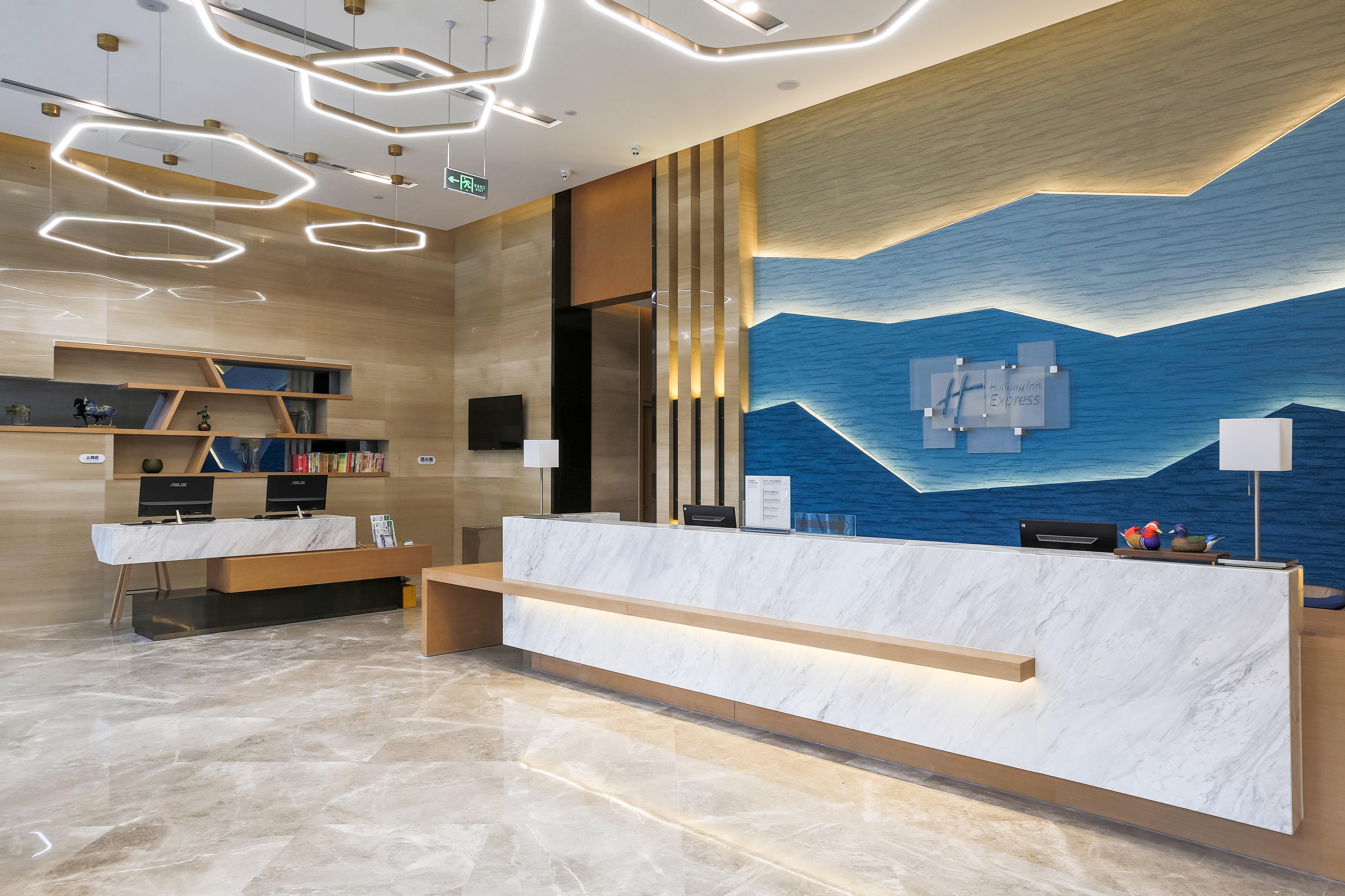 Отель Hyatt House Chengdu Pebble Walk Экстерьер фото