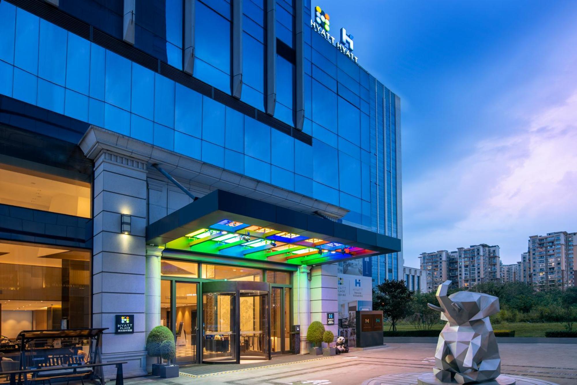 Отель Hyatt House Chengdu Pebble Walk Экстерьер фото